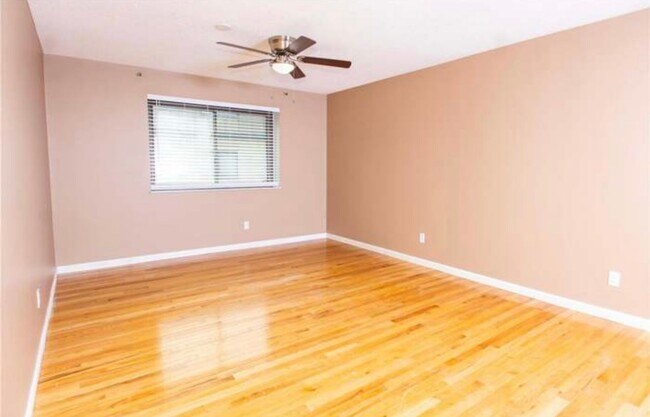 Building Photo - 4355 Maryland Ave