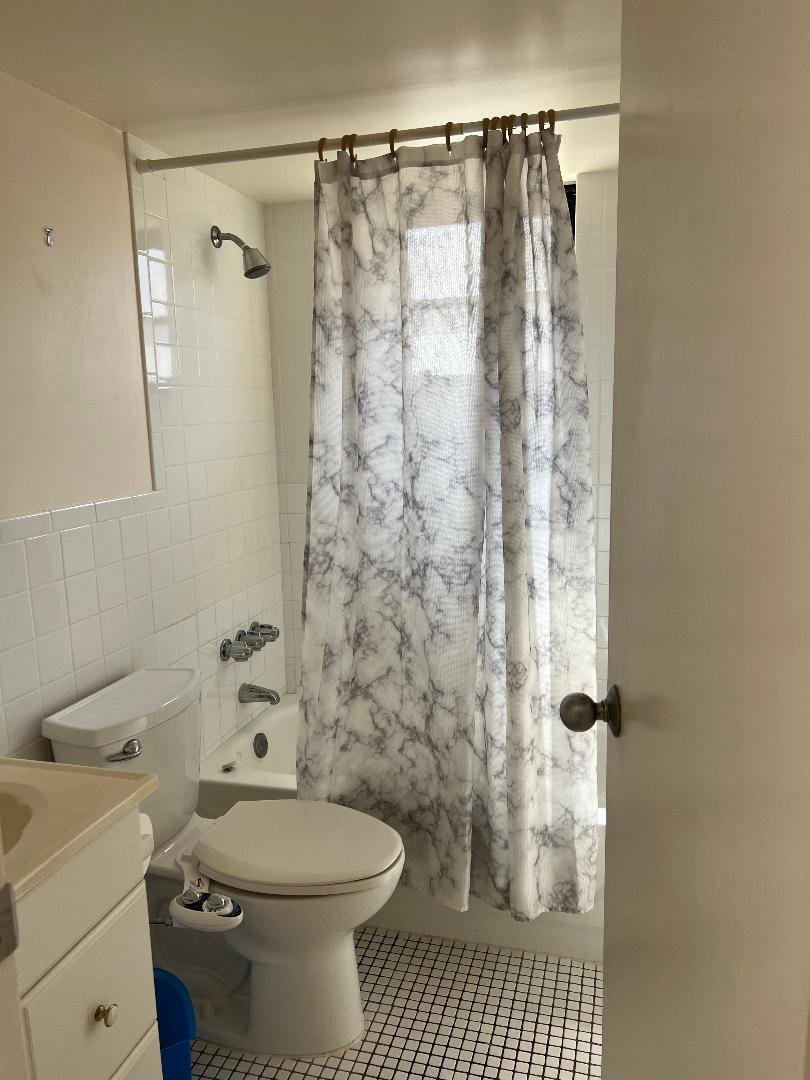 Building Photo - 1909 Harding St