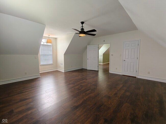 Building Photo - 802 Fern Dr