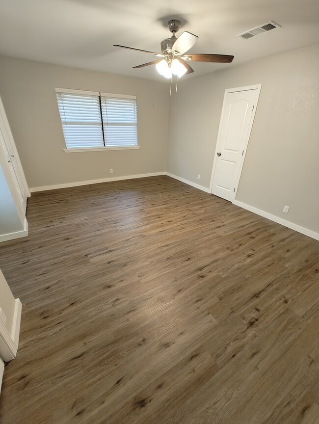 Building Photo - 2404 Northtown Ct