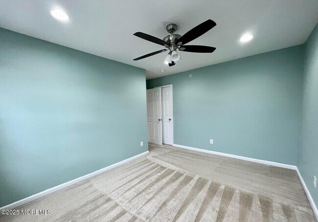 Building Photo - 155 Waypoint Dr