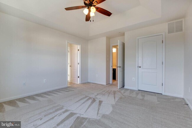 Building Photo - 7931 Silver Oak Rd