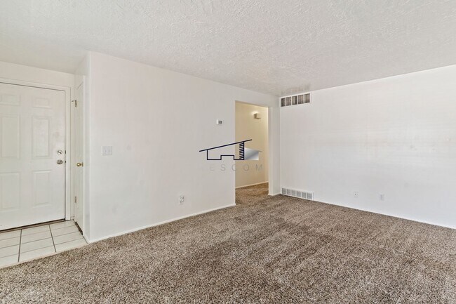 Building Photo - 350 E