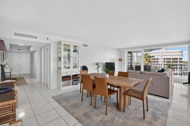 Building Photo - 3211 S Ocean Blvd