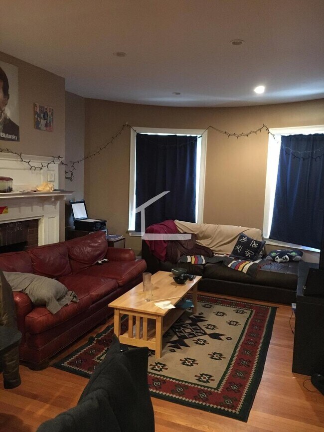 Building Photo - 8 Saint Lukes Rd