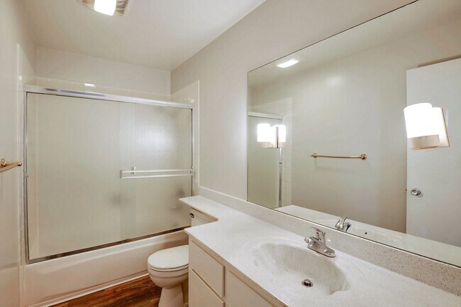 Building Photo - 2 br, 2 bath House - 978-A KIELY BLVD
