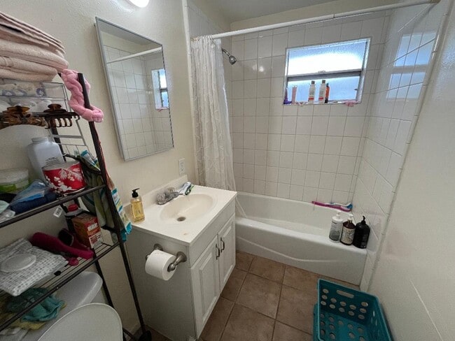 Full Bath - 4716 W 159th St