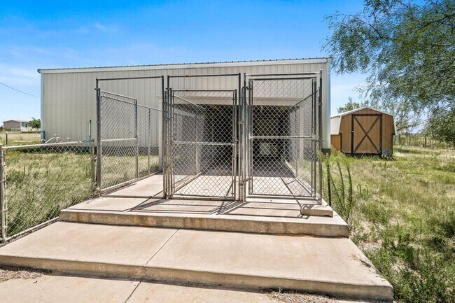 Building Photo - 10401 Arlie Rd