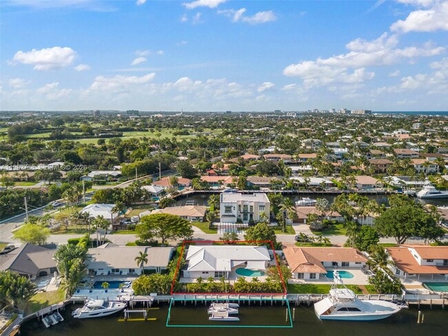 Building Photo - 2816 NE 35th St