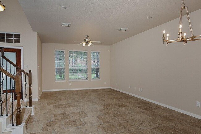 Building Photo - 63 Avenswood Pl