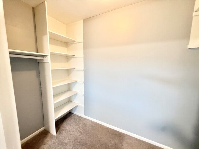 Building Photo - 5359 Friar Tuck Dr