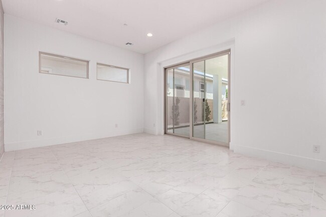 Building Photo - 12469 N 93rd Way