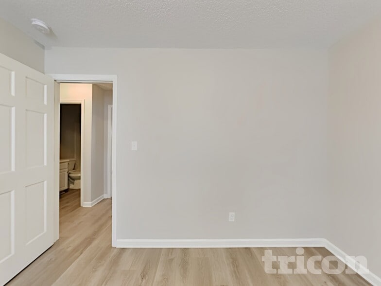 Building Photo - 417 Westonridge Run