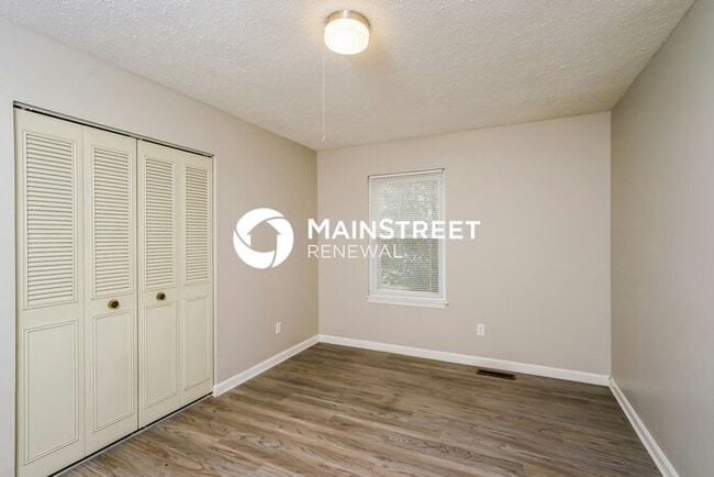 Building Photo - 4 Bedroom Pet-Friendly Home in Louisville,...