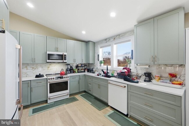 Building Photo - 6314 Barrs Ln