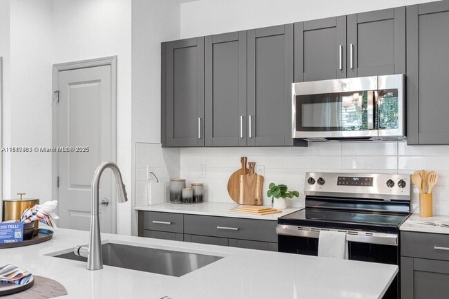 Building Photo - 13138 SW Valletta Wy