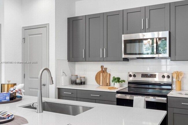 Building Photo - 13138 SW Valletta Wy