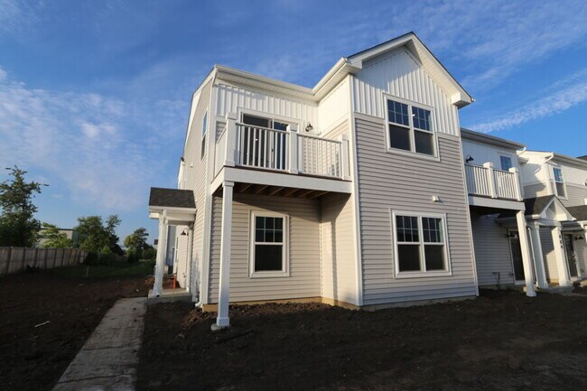 Primary Photo - 466 Comstock Rd