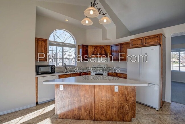 Building Photo - 794 E Savannah Ct