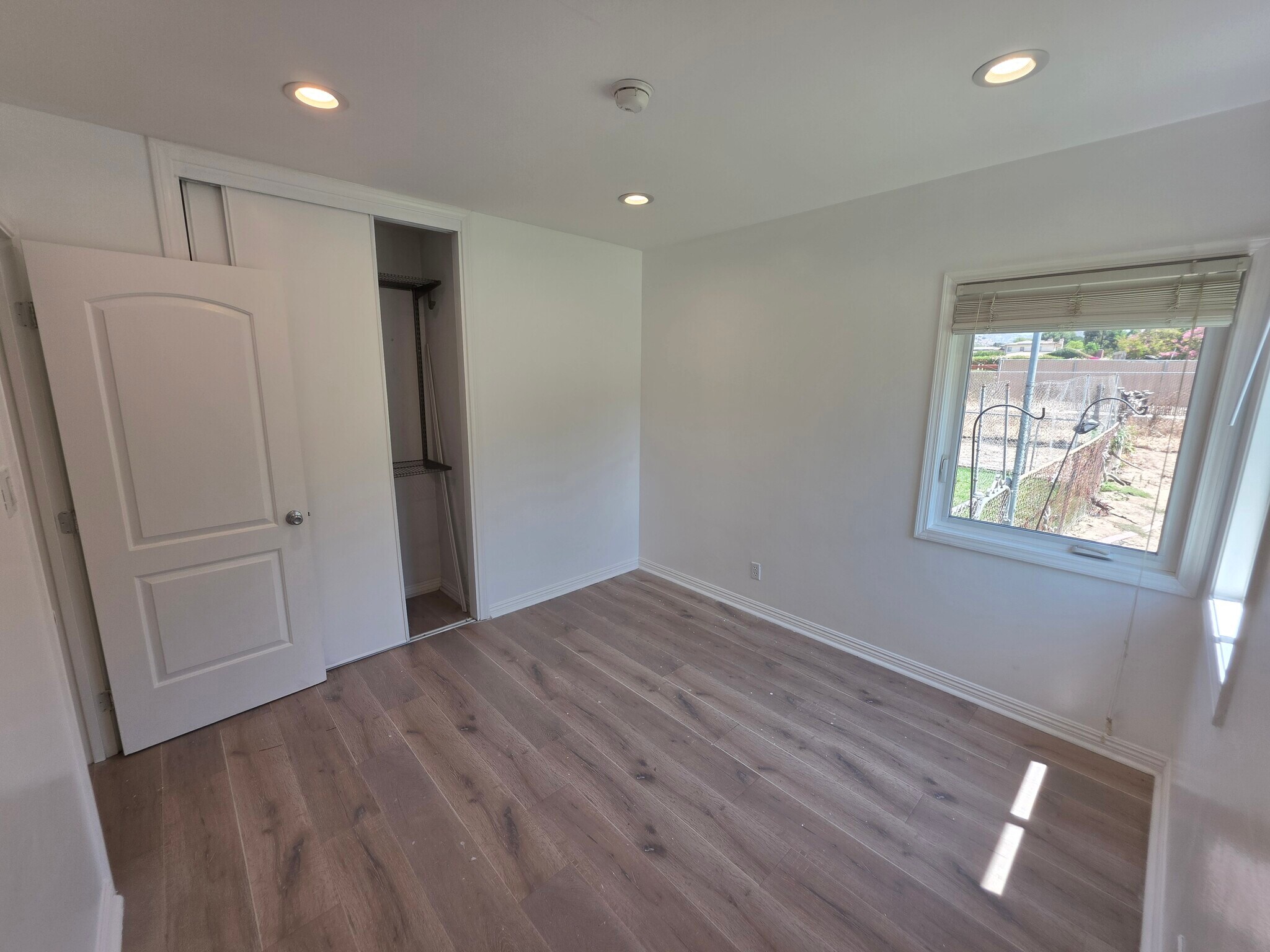 Building Photo - 9805 La Tuna Canyon Rd
