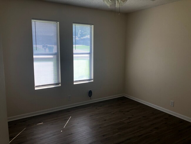 Building Photo - 3 Bedroom in Hallsville ISD