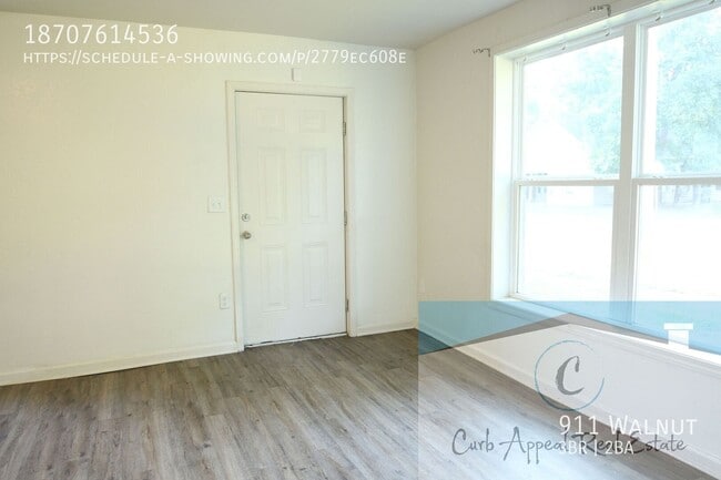 Building Photo - 911 Walnut-