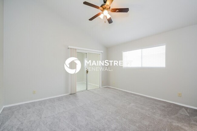 Building Photo - 3 Bedroom Pet-Friendly Home in Tucson, AZ with Main Street Renewal