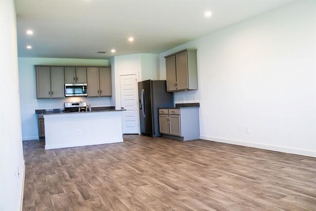 Building Photo - 31622 Whittis Hl Wy