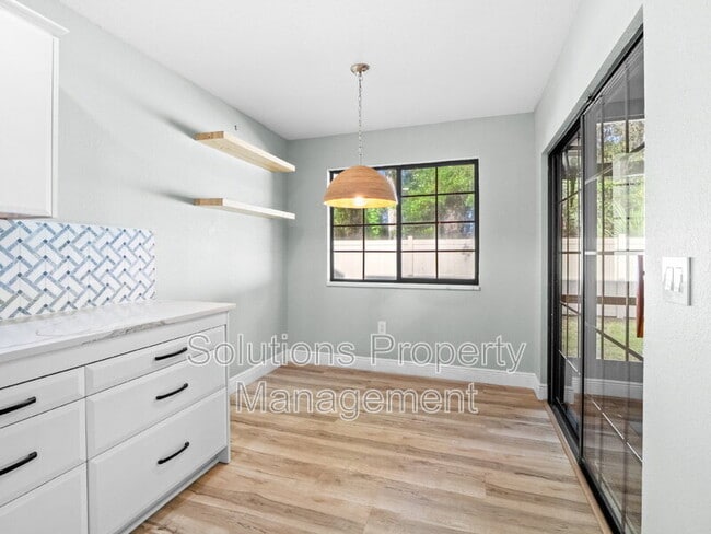 Building Photo - 751 Greenwood Manor Cir