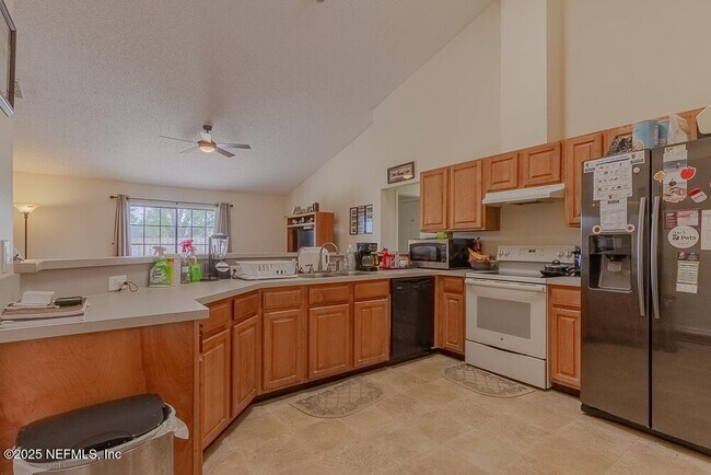 Building Photo - 4393 Pebble Brook Dr