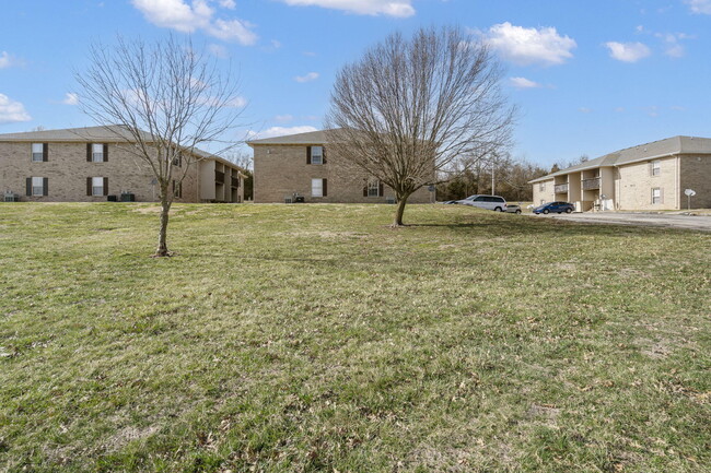 Building Photo - 2139 Southfork Dr