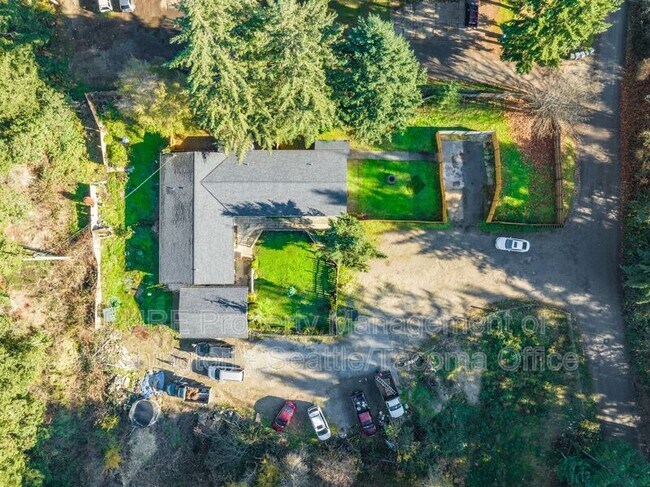 Building Photo - 6417 151st St NW