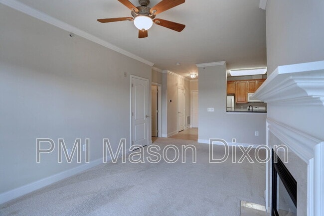 Building Photo - 5801 Clipper Ln