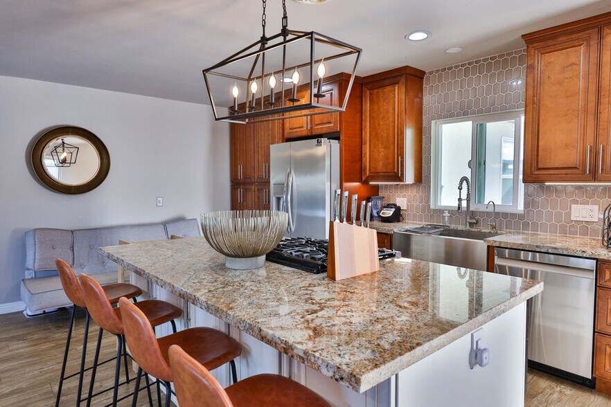 Building Photo - 6421 Carthage St