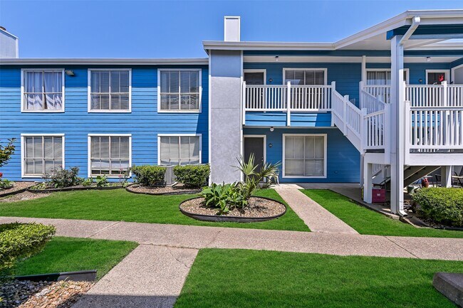 Building Photo - 3506 Cove View Blvd