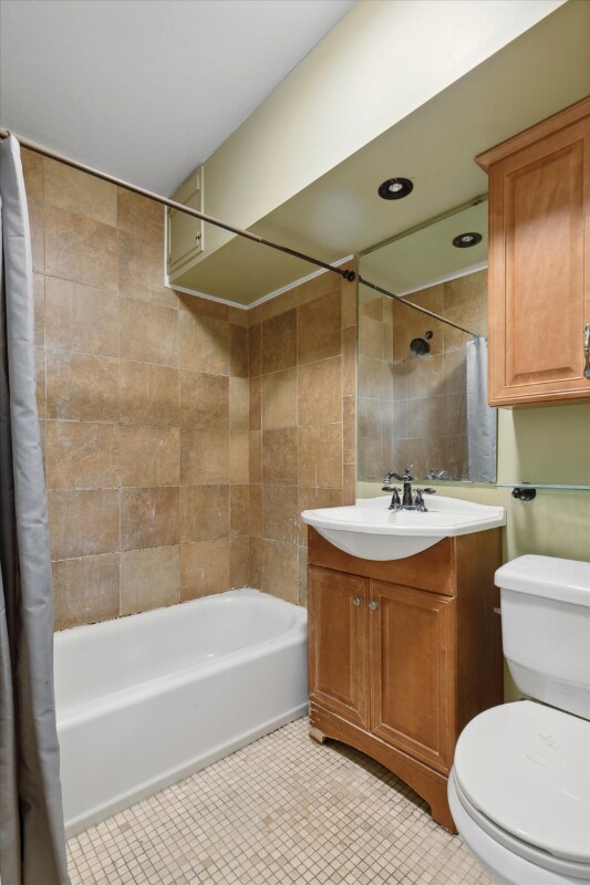 Building Photo - 9001 Ridge Ave