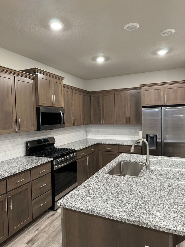 Building Photo - Newly-Built 3 Bed, 2 Bath Home in McMinnville
