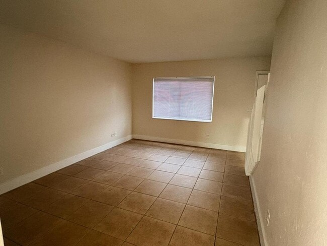 Building Photo - 1215 Alabama Ave