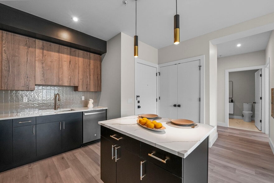 Building Photo - 2021 Jones Rd