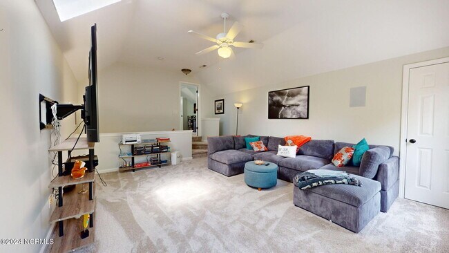Building Photo - 506 Royal Tern Dr