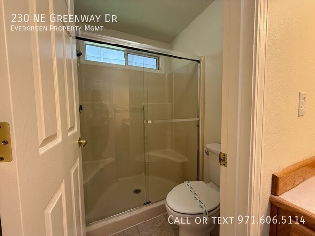 Building Photo - 230 NE Greenway Dr