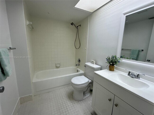 Building Photo - 12850 SW 4th Ct