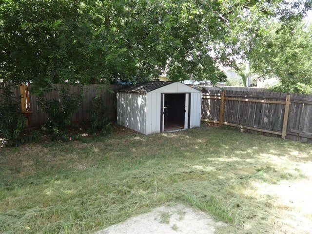 Building Photo - 6134 Brandys Farm