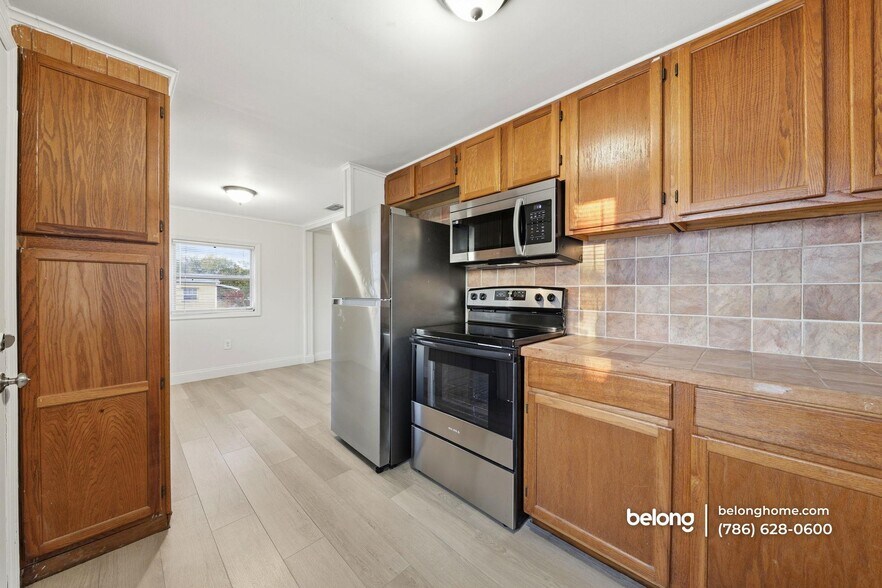 Building Photo - 1520 Hunter Rd