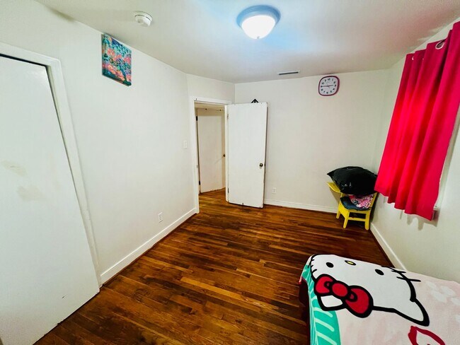 Building Photo - Beautifully Updated 3bdrm/1bth Ranch Style Home Located in the Glen Lea Area!