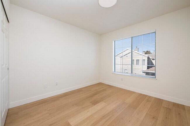 Building Photo - 356 Meridian Dr