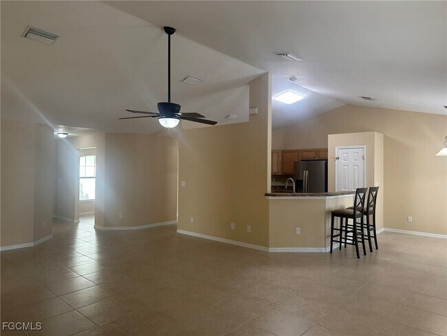 Building Photo - 2125 NE 9th Ave