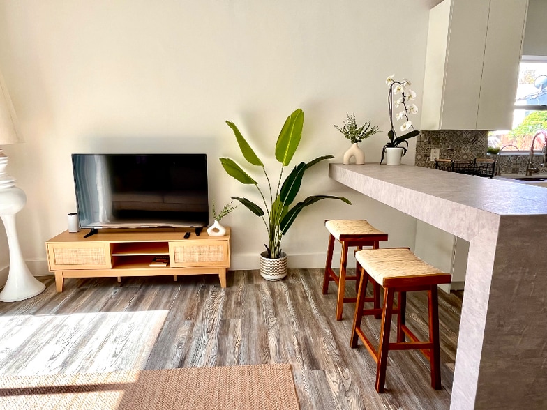 Building Photo - 679 NE 87th St