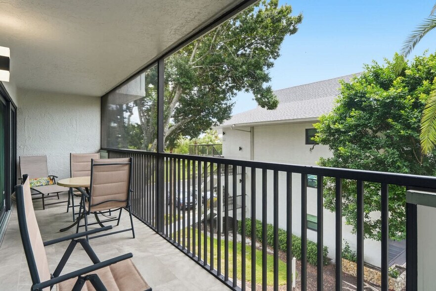 Building Photo - 600 Neapolitan Way