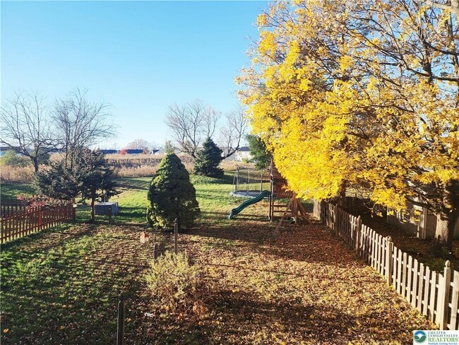 Building Photo - 241 Willow St